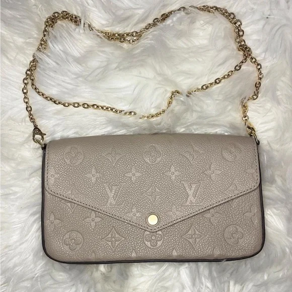 Sold! Louis Vuitton Felicie - Picture 3 of 8